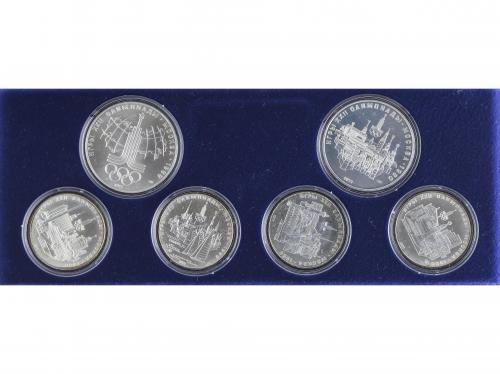 RUSIA. Lote 2 sets 11 monedas 5 (6) y 10 Roubles (5). 1977 y